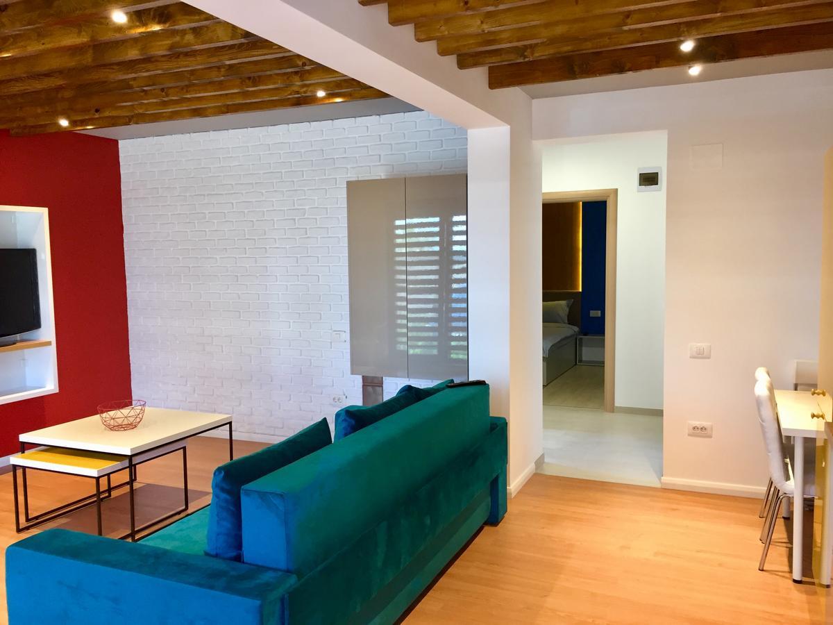 Aty Apartament Navodari Bagian luar foto