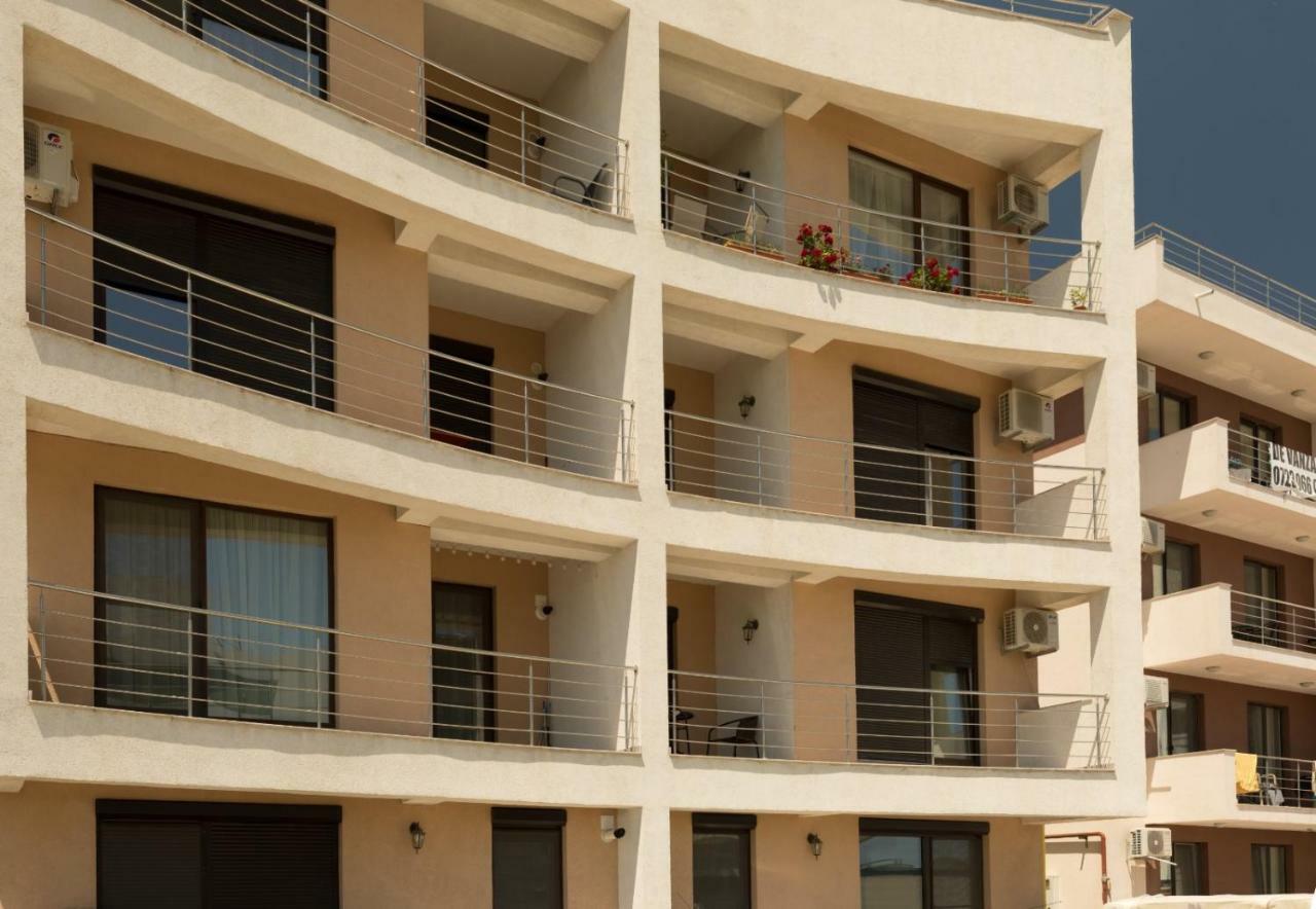 Aty Apartament Navodari Bagian luar foto